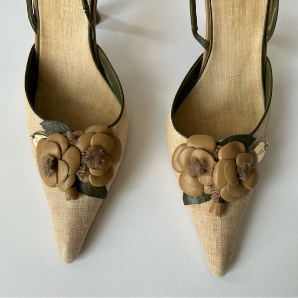 Vintage Chanel Beige Floral Embellished Sling Back Pointe Toe Heel Size 39 - Picture 8 of 9